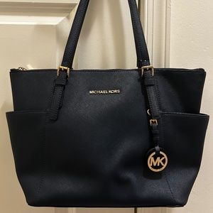 Michael Kors | Jet Set East West Top Zip Tote | Navy